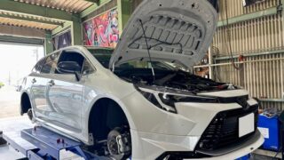 トヨタ カローラスポーツの足回り交換をさせて頂きました。持ち込み車  